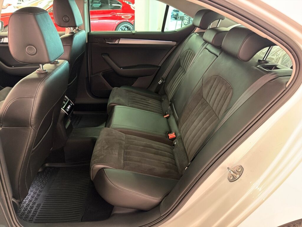 Skoda Superb 2018 Valkoinen