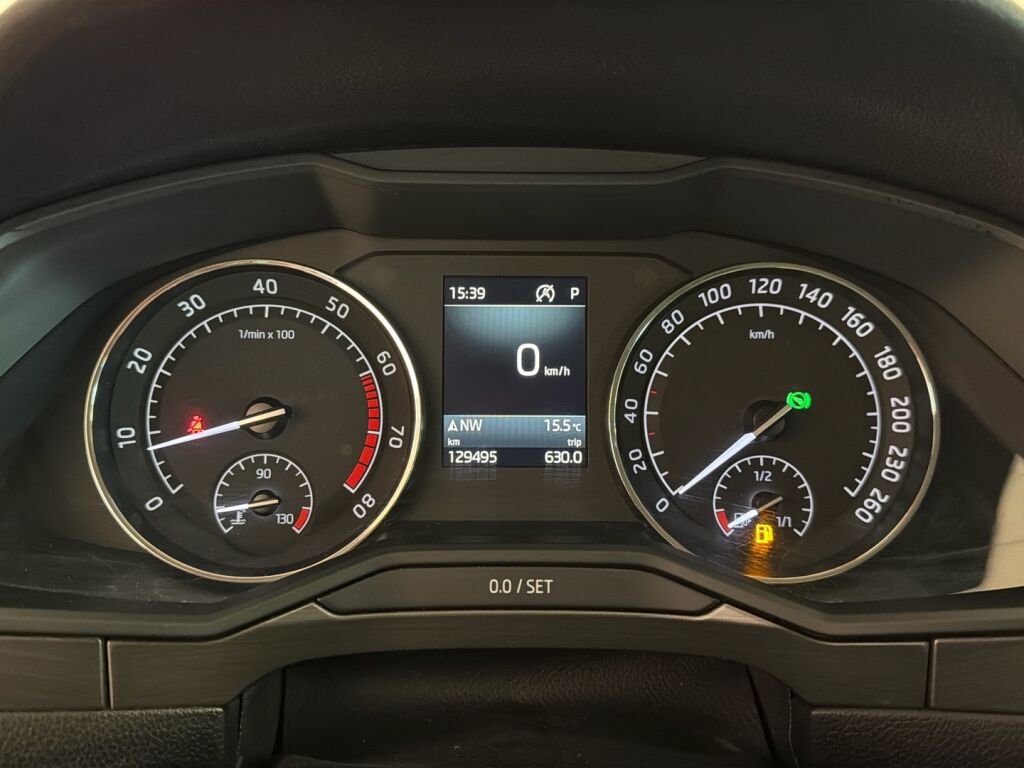 Skoda Superb 2018 Valkoinen