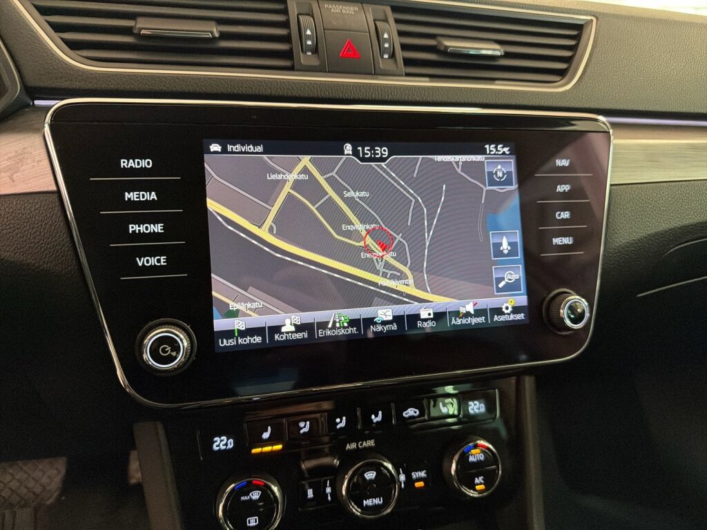 Skoda Superb 2018 Valkoinen