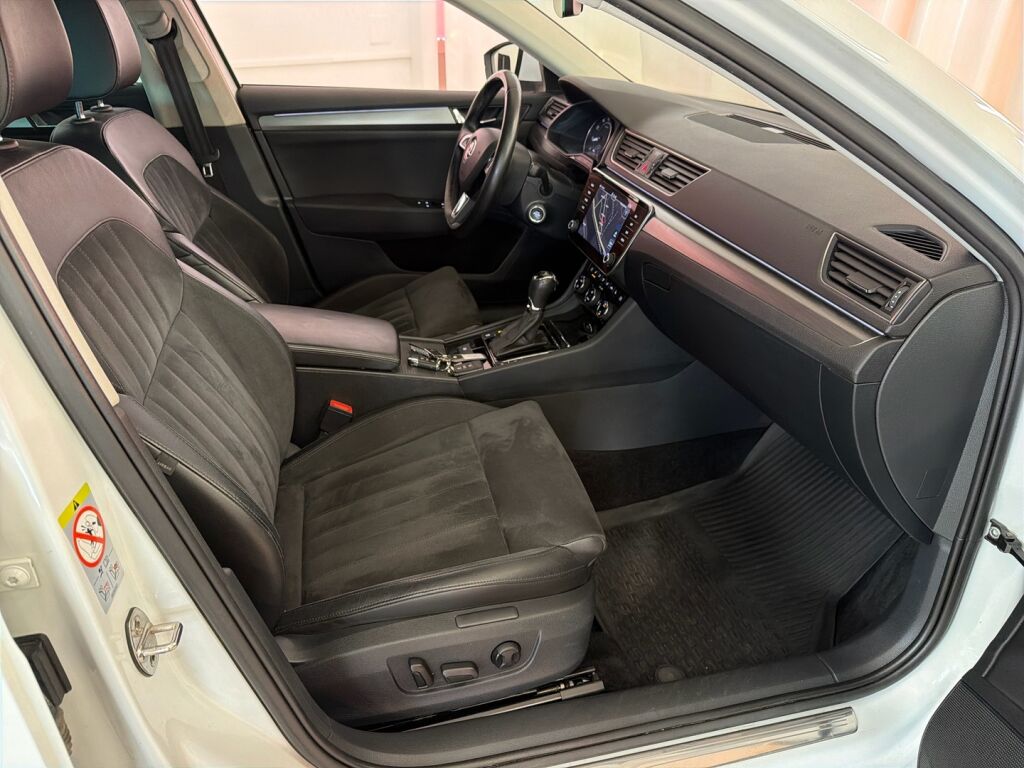 Skoda Superb 2018 Valkoinen