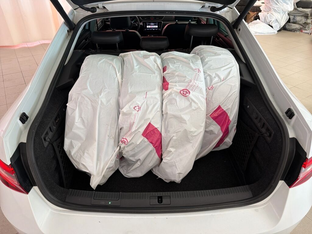 Skoda Superb 2018 Valkoinen