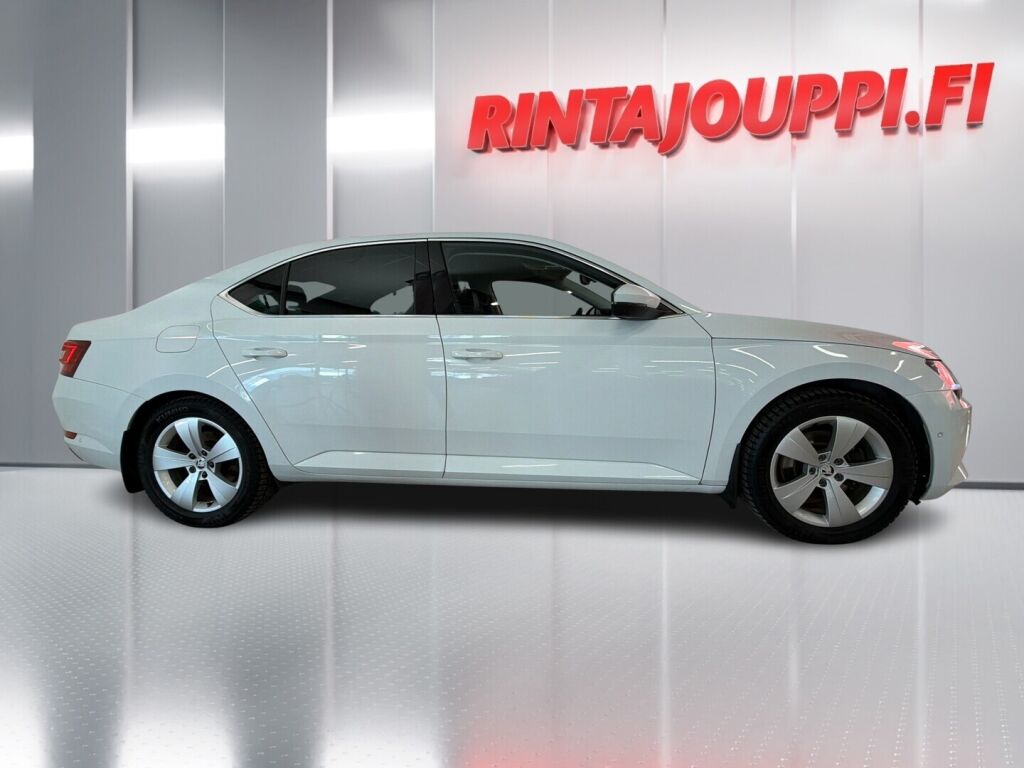 Skoda Superb 2018 Valkoinen