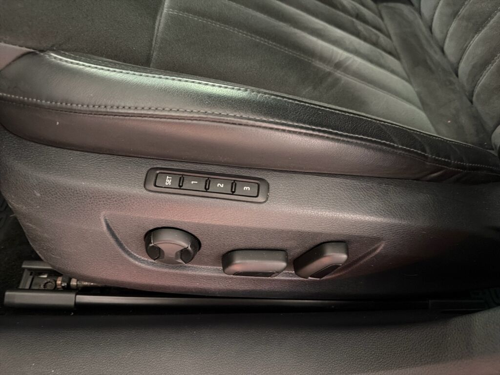 Skoda Superb 2018 Valkoinen