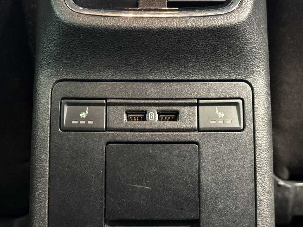 Skoda Octavia 2018 Ruskea (beige)