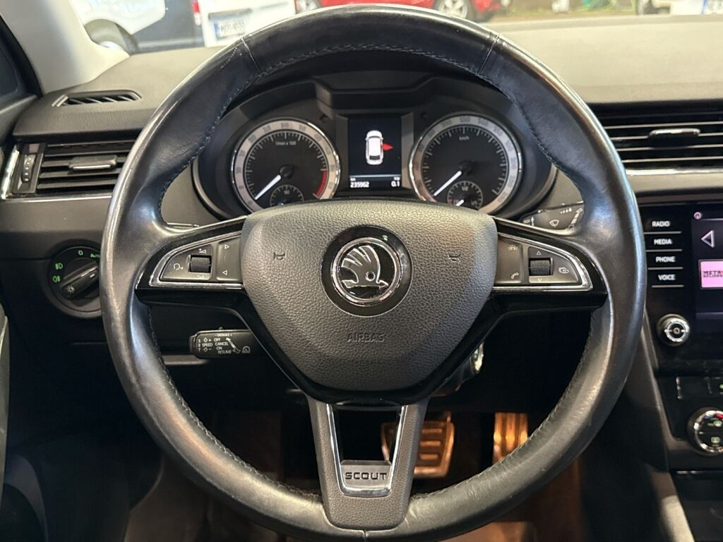 Skoda Octavia 2018 Ruskea (beige)