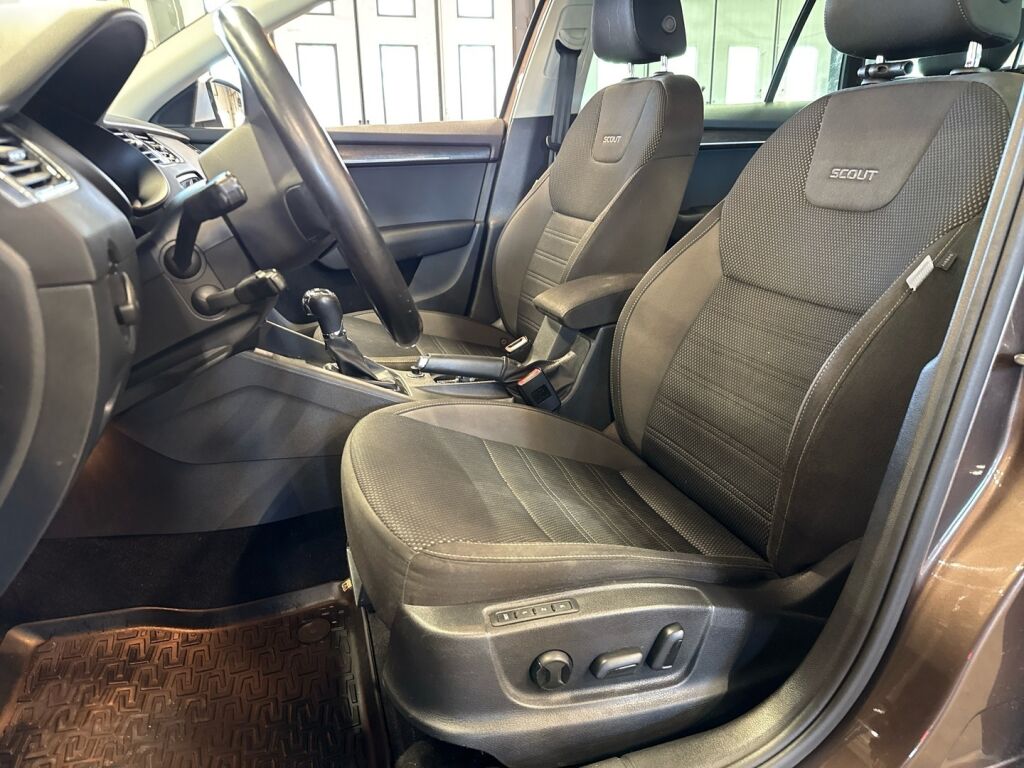 Skoda Octavia 2018 Ruskea (beige)