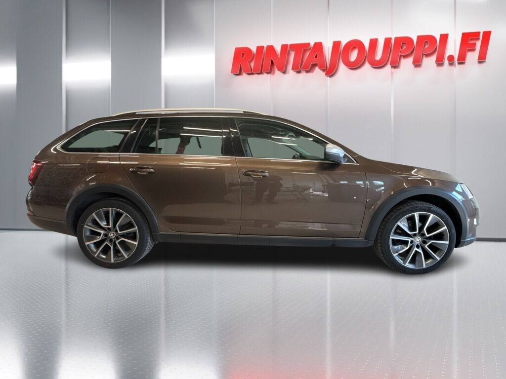 Skoda Octavia 2018 Ruskea (beige)