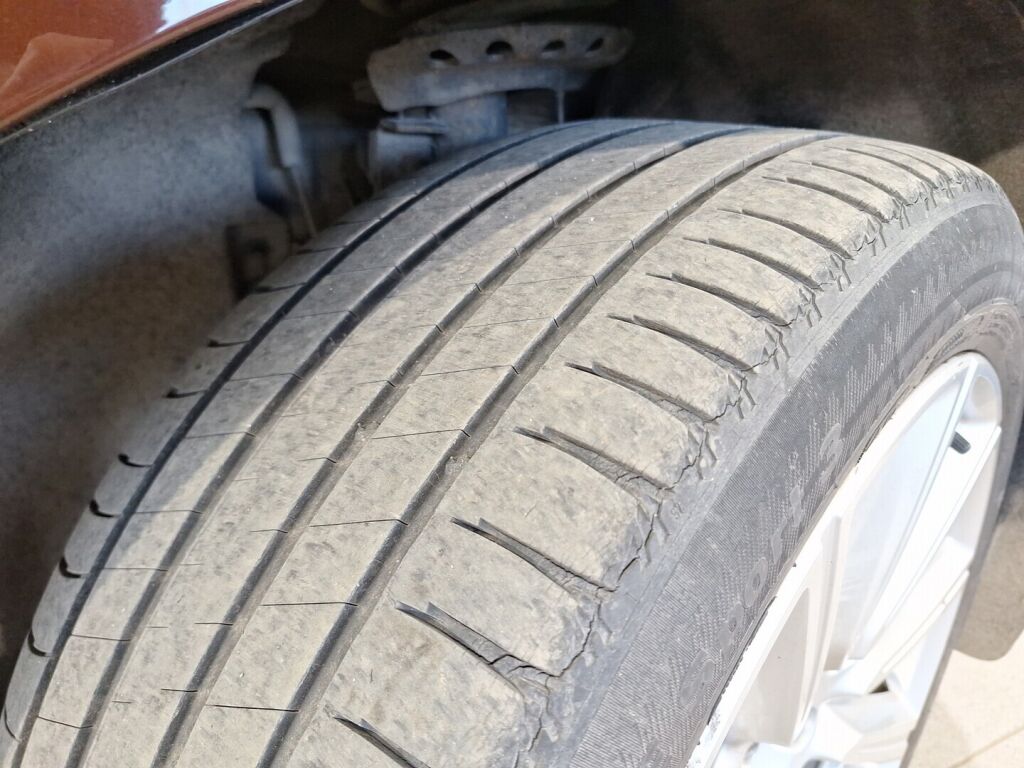 Volvo XC60 2014 Ruskea (beige)