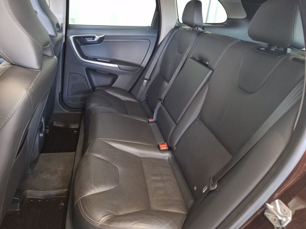 Volvo XC60 2014 Ruskea (beige)