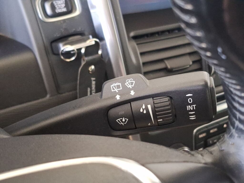 Volvo XC60 2014 Ruskea (beige)