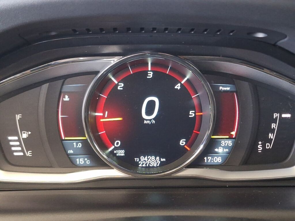 Volvo XC60 2014 Ruskea (beige)