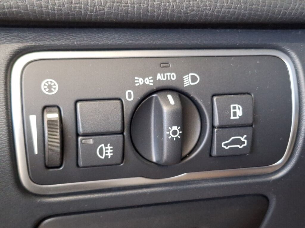 Volvo XC60 2014 Ruskea (beige)