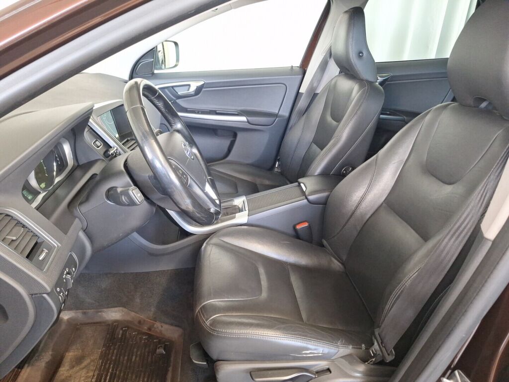 Volvo XC60 2014 Ruskea (beige)