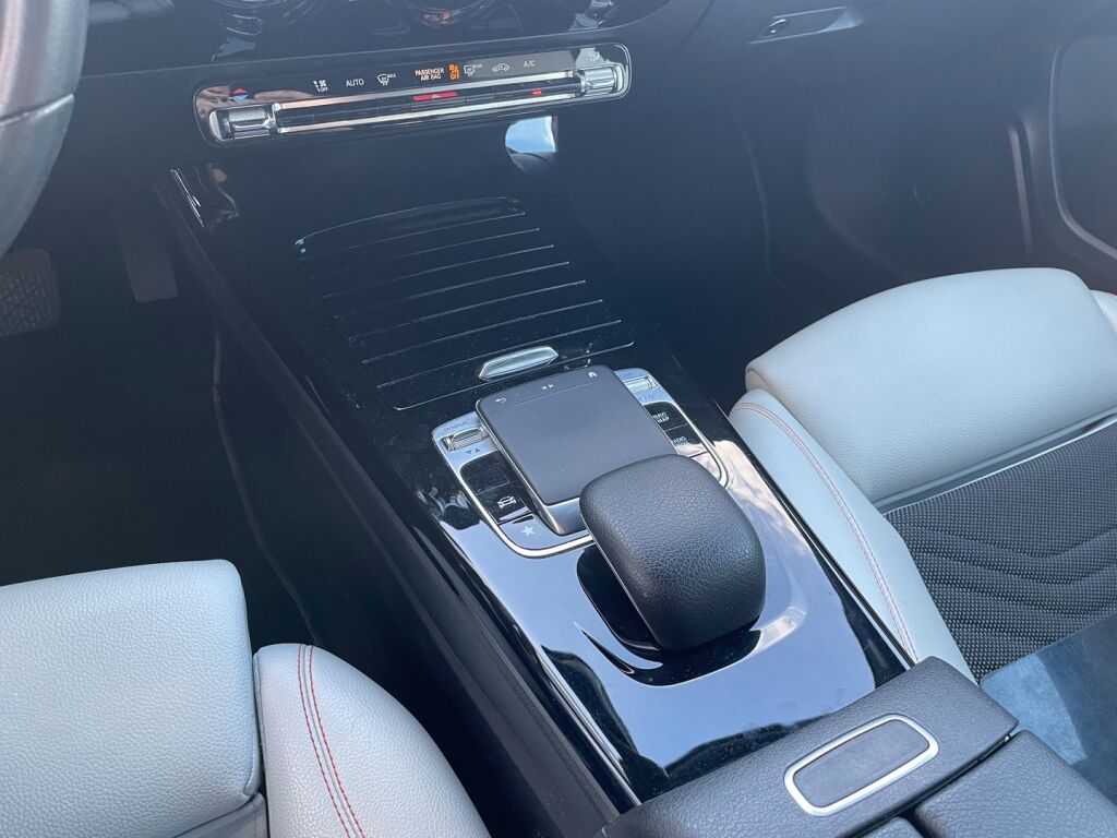 Mercedes-Benz A 2018 Musta