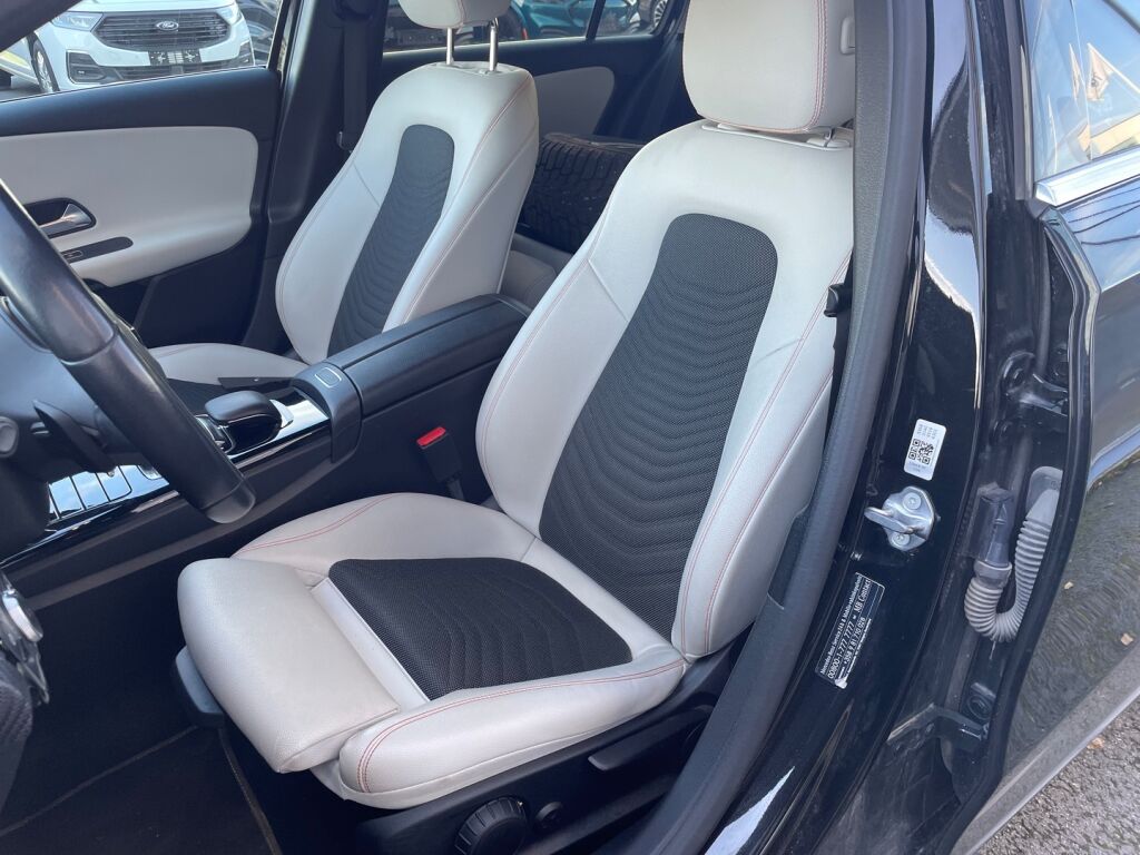 Mercedes-Benz A 2018 Musta