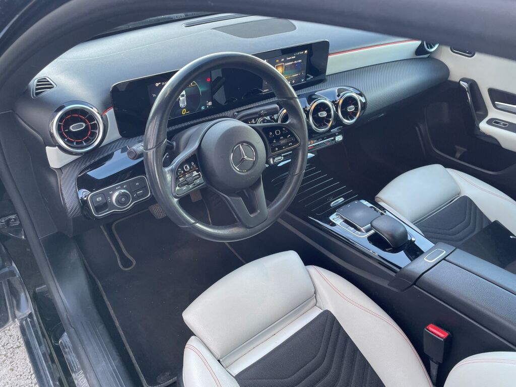 Mercedes-Benz A 2018 Musta