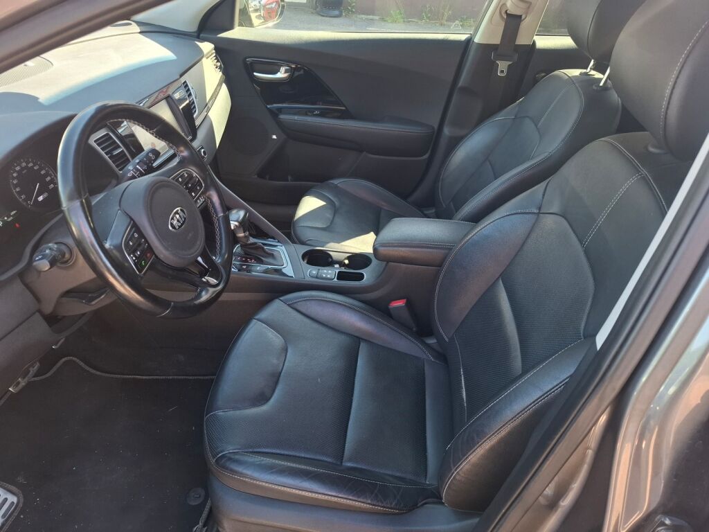 Kia Niro plug-in 2018 Harmaa