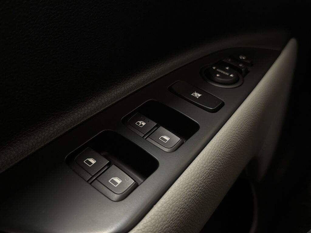 Kia Stonic 2018 Valkoinen