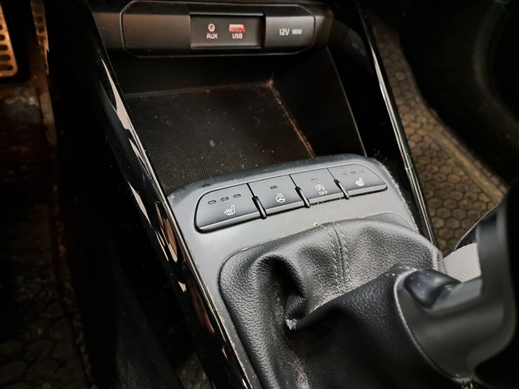 Kia Stonic 2018 Valkoinen