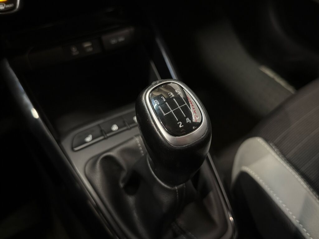 Kia Stonic 2018 Valkoinen