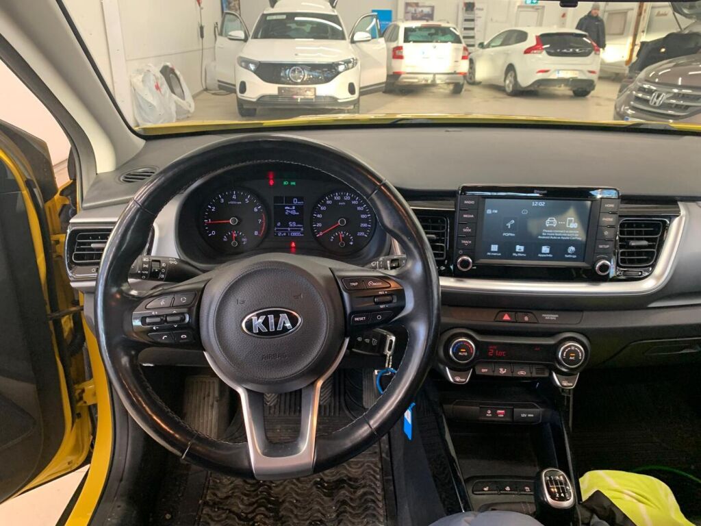 Kia Stonic 2018 Keltainen