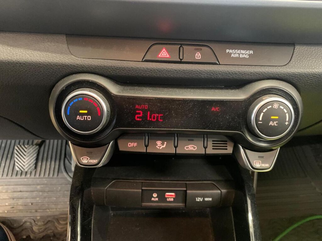 Kia Stonic 2018 Keltainen