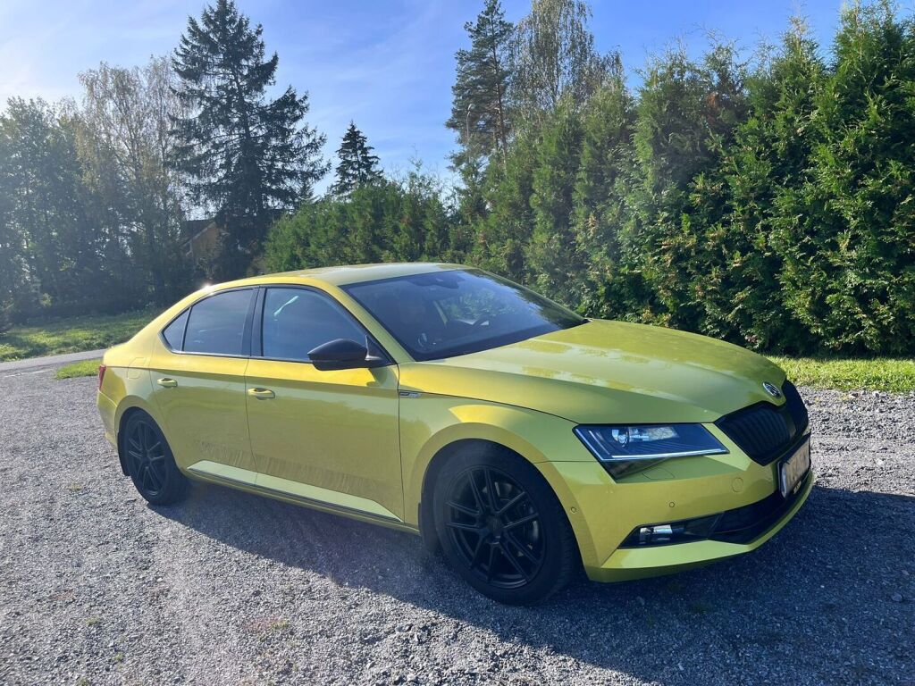 Skoda Superb 2018 Vihreä