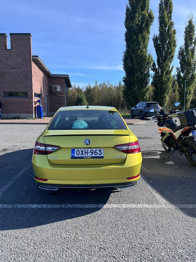 Skoda Superb 2018 Vihreä