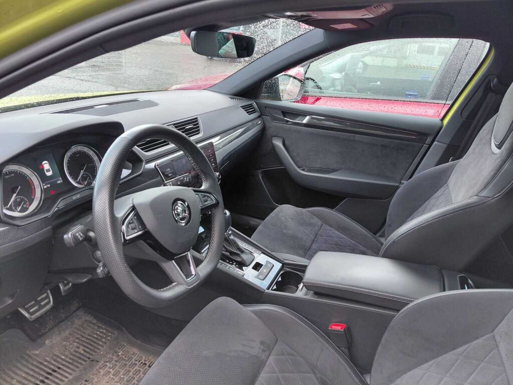 Skoda Superb 2018 Vihreä