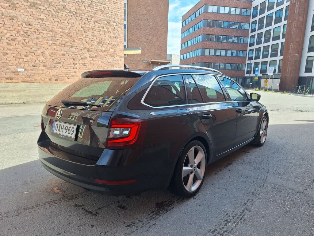 Skoda Octavia 2018 Musta