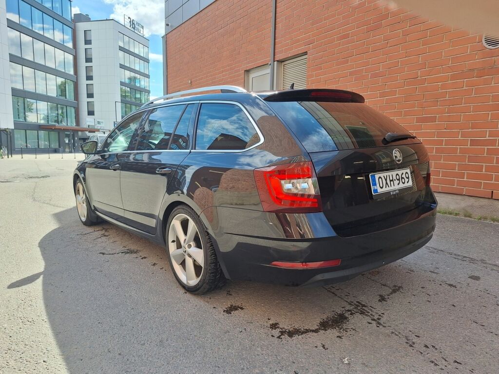 Skoda Octavia 2018 Musta