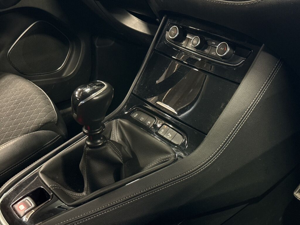 Opel Grandland X 2018 Musta