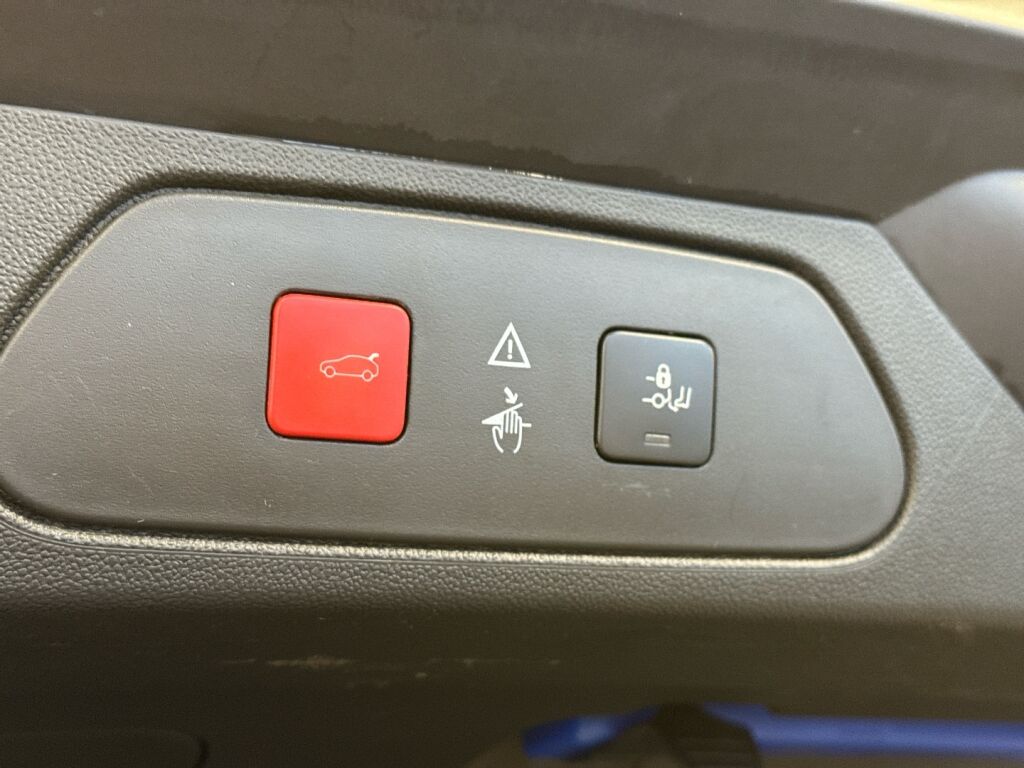 Opel Grandland X 2018 Musta