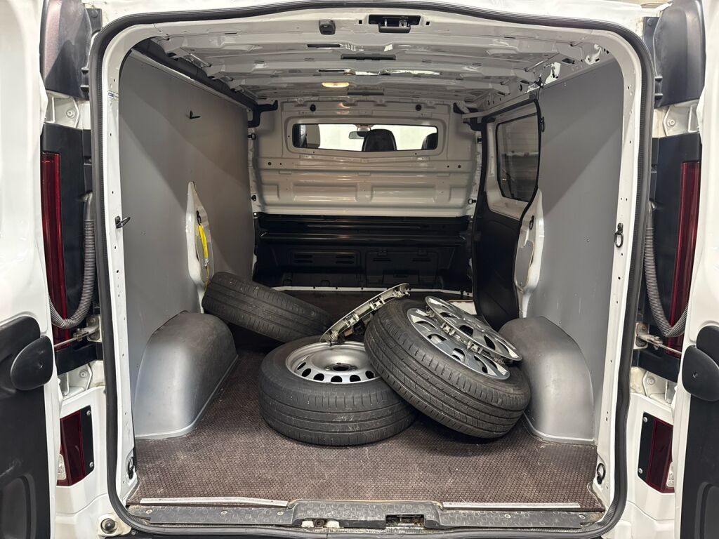 Opel Vivaro 2018 Valkoinen