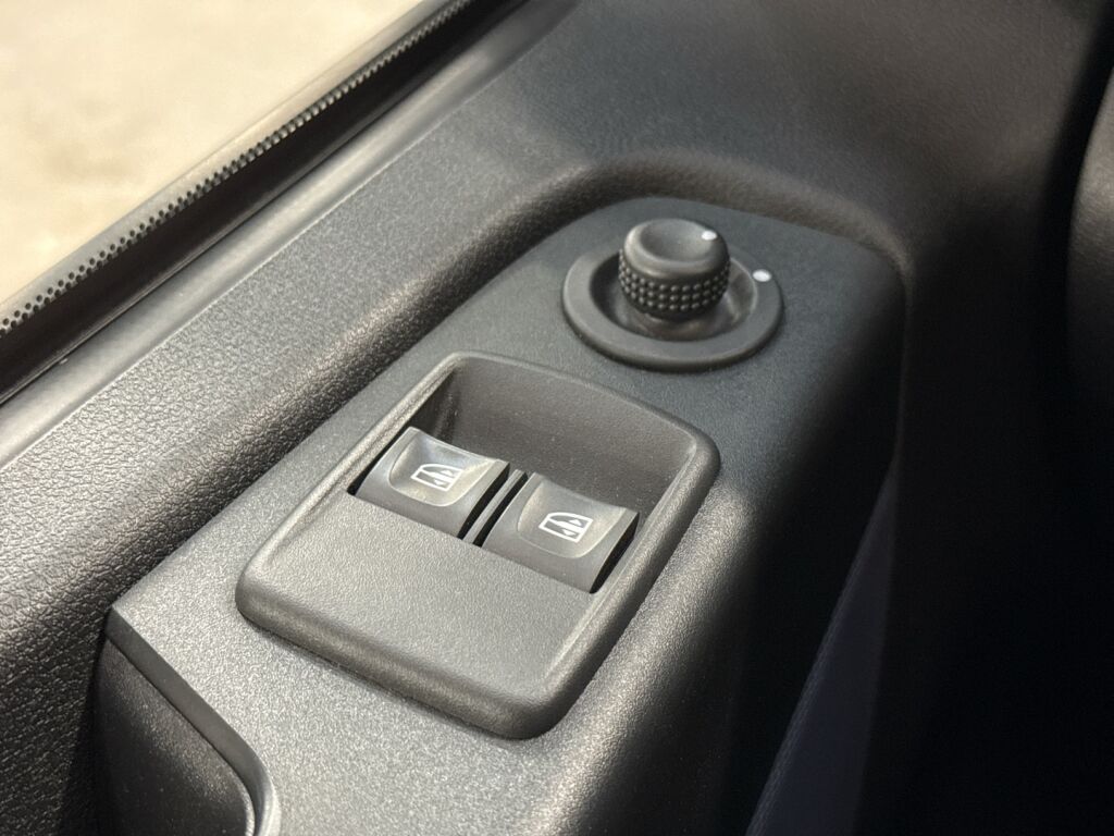 Opel Vivaro 2018 Valkoinen