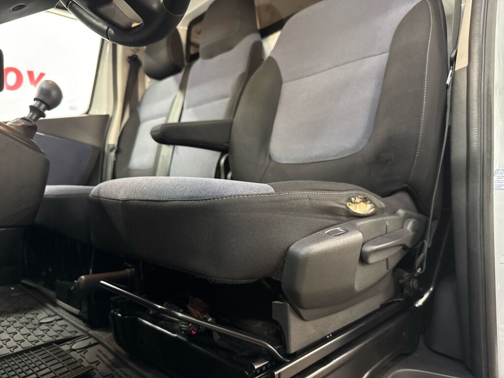 Opel Vivaro 2018 Valkoinen