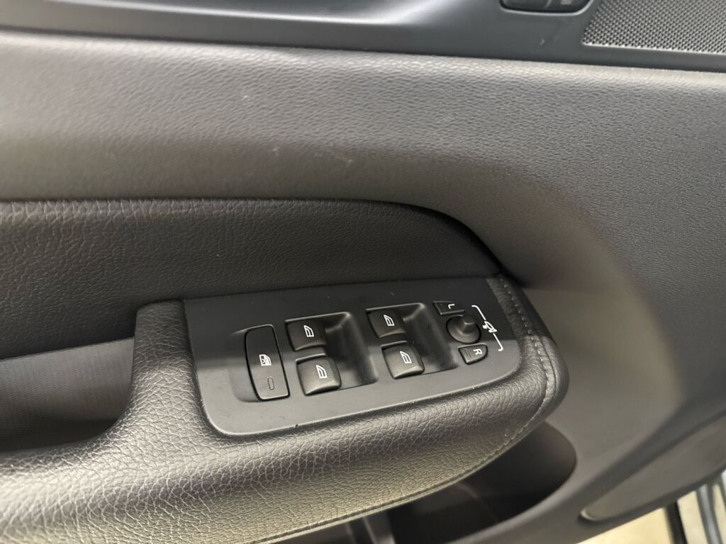 Volvo XC60 2018 Harmaa