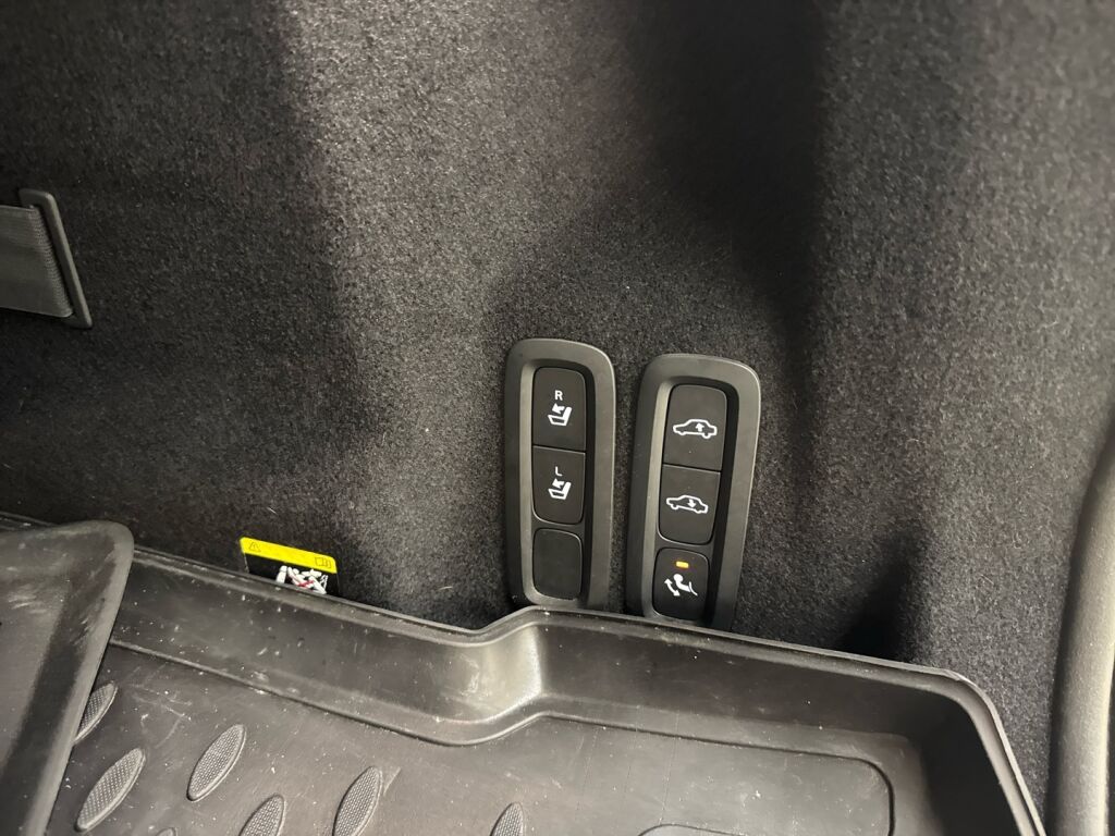 Volvo XC60 2018 Harmaa