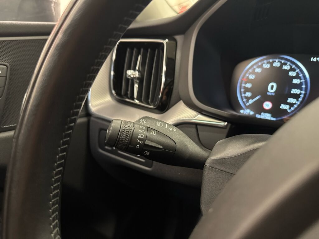 Volvo XC60 2018 Harmaa