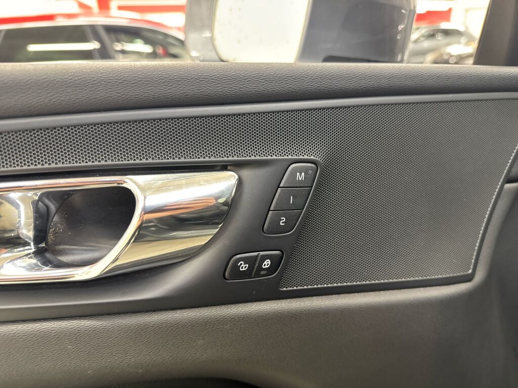 Volvo XC60 2018 Harmaa