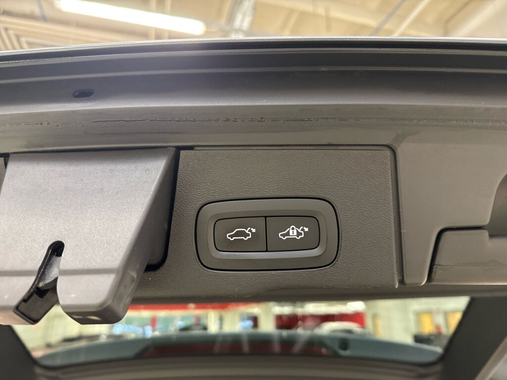 Volvo XC60 2018 Harmaa