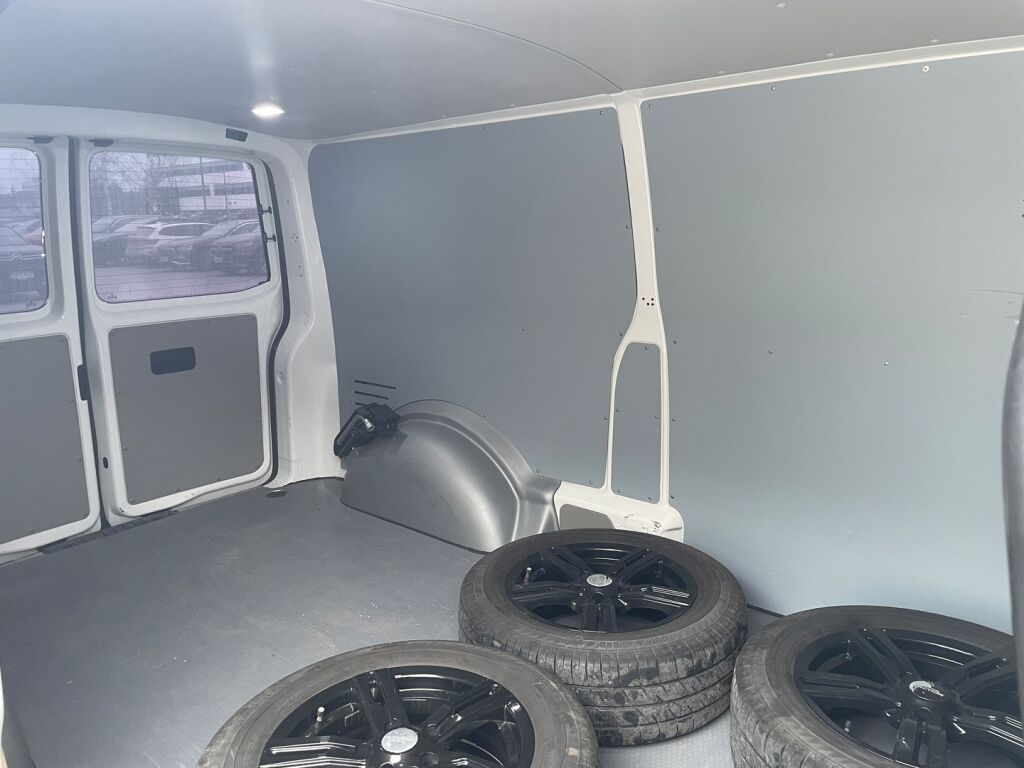 Volkswagen Transporter 2018 Valkoinen