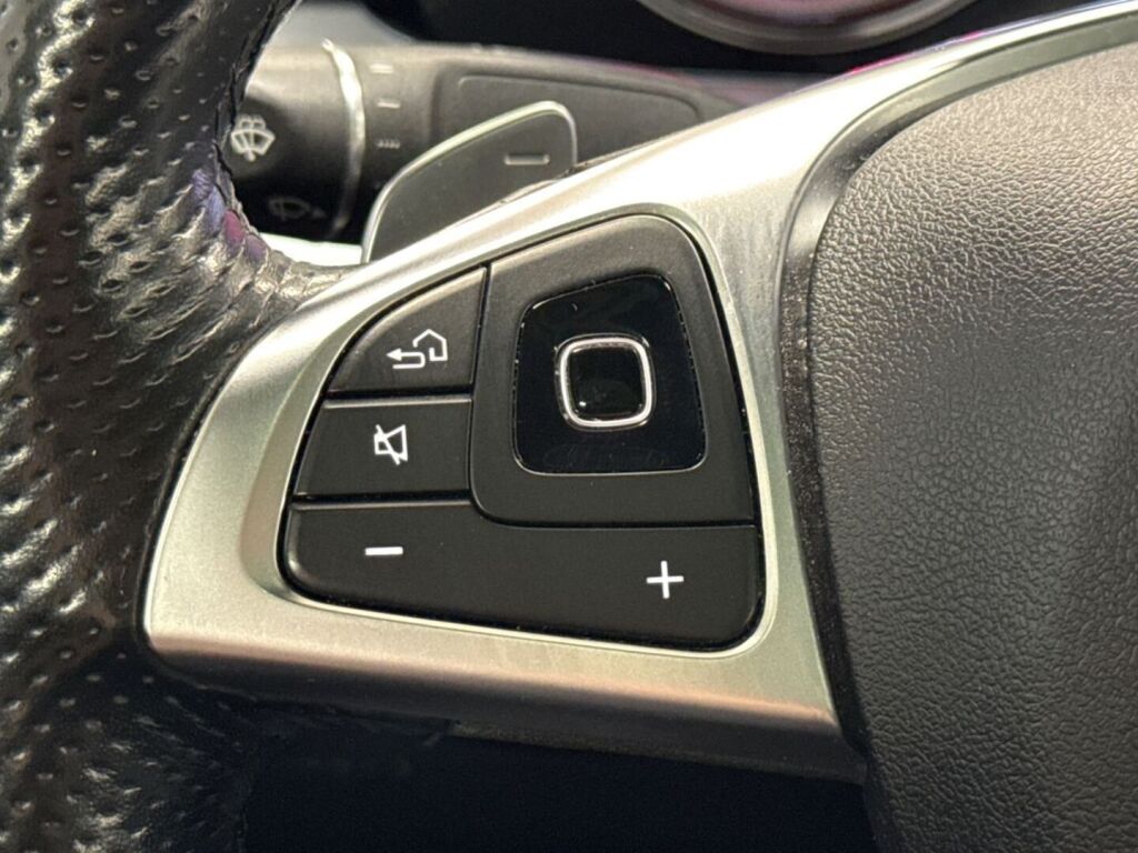Mercedes-Benz E 2018 Punainen