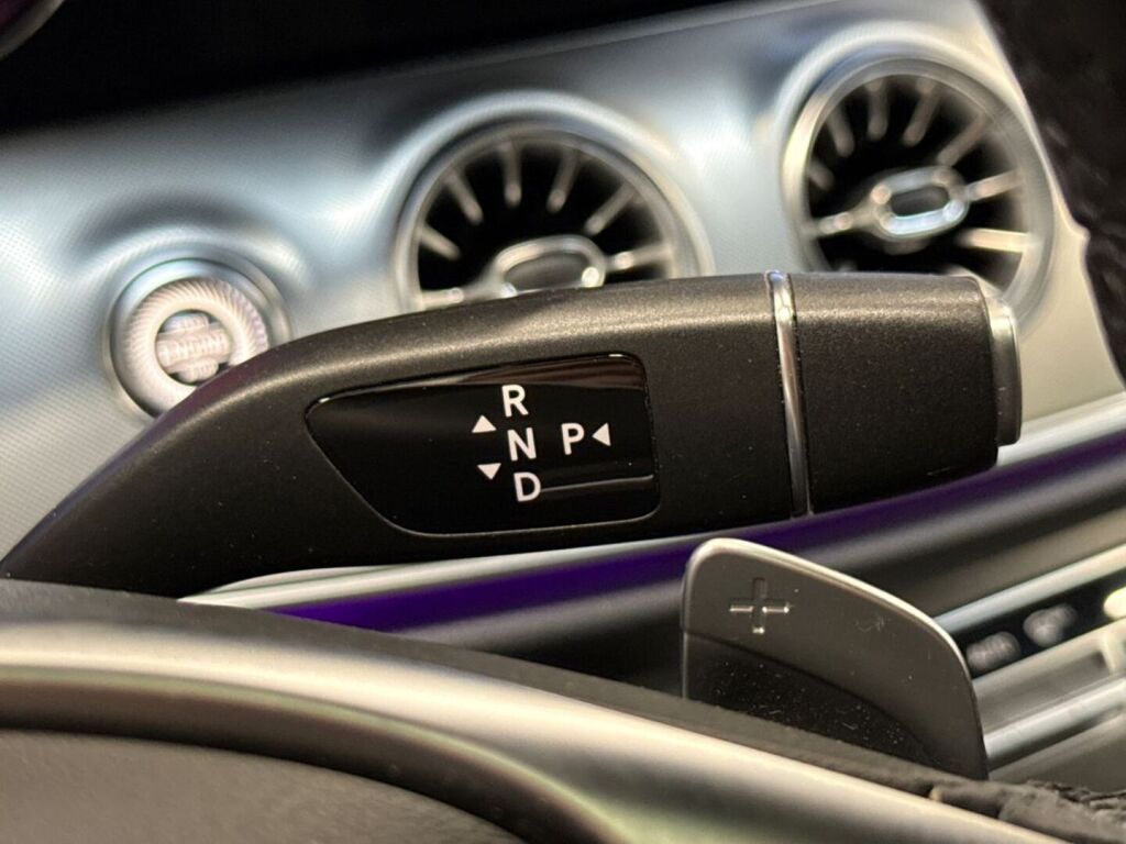 Mercedes-Benz E 2018 Punainen