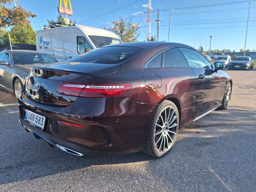 Mercedes-Benz E 2018 Punainen