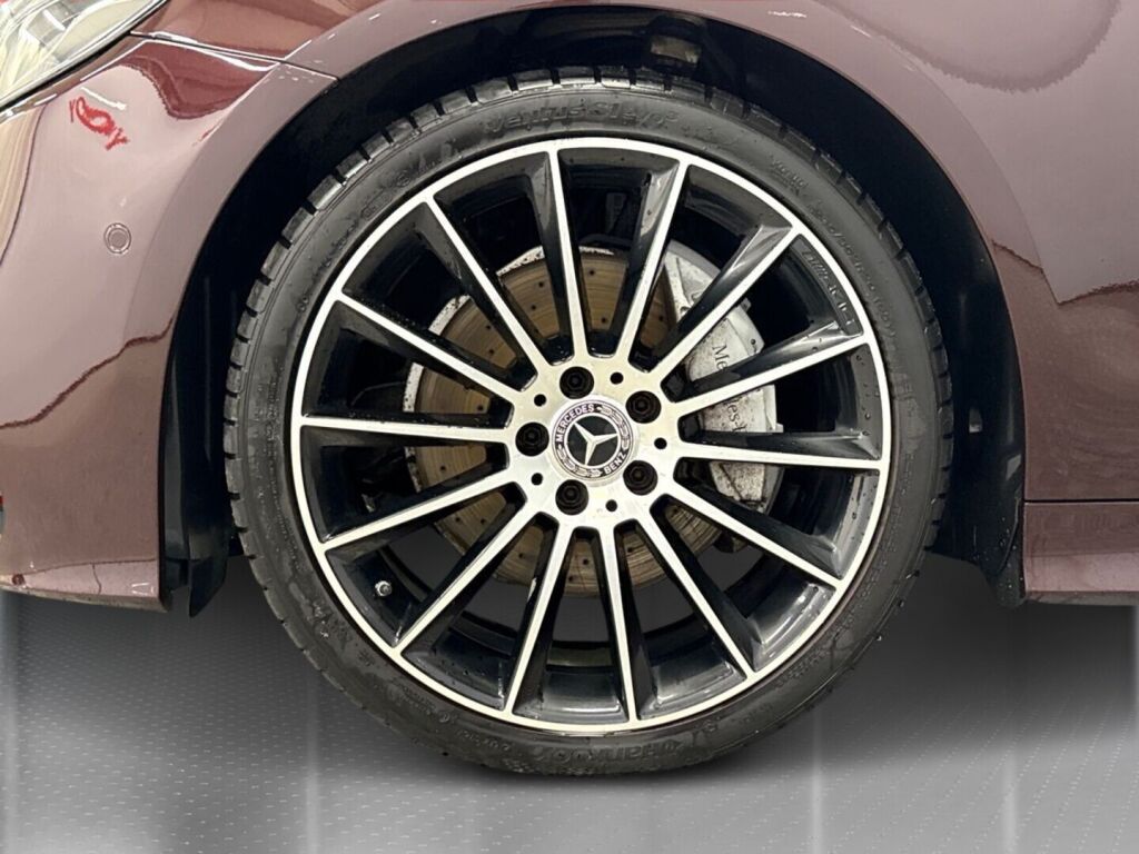 Mercedes-Benz E 2018 Punainen