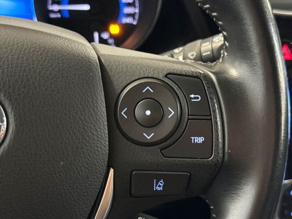 Toyota Auris 2018 Valkoinen