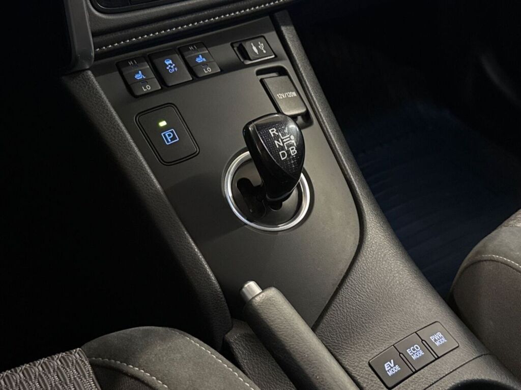 Toyota Auris 2018 Valkoinen