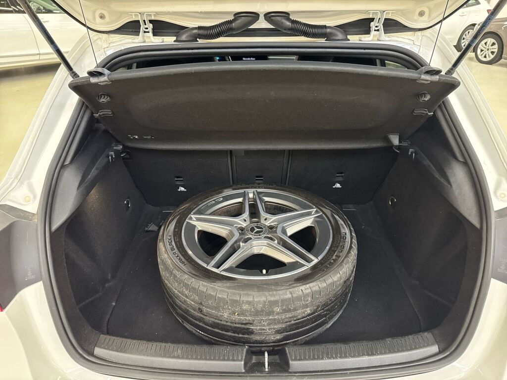 Mercedes-Benz A 2018 Valkoinen