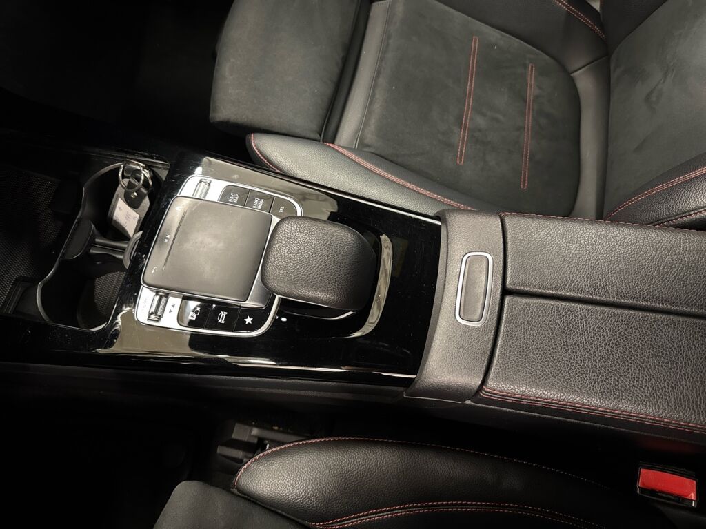 Mercedes-Benz A 2018 Valkoinen